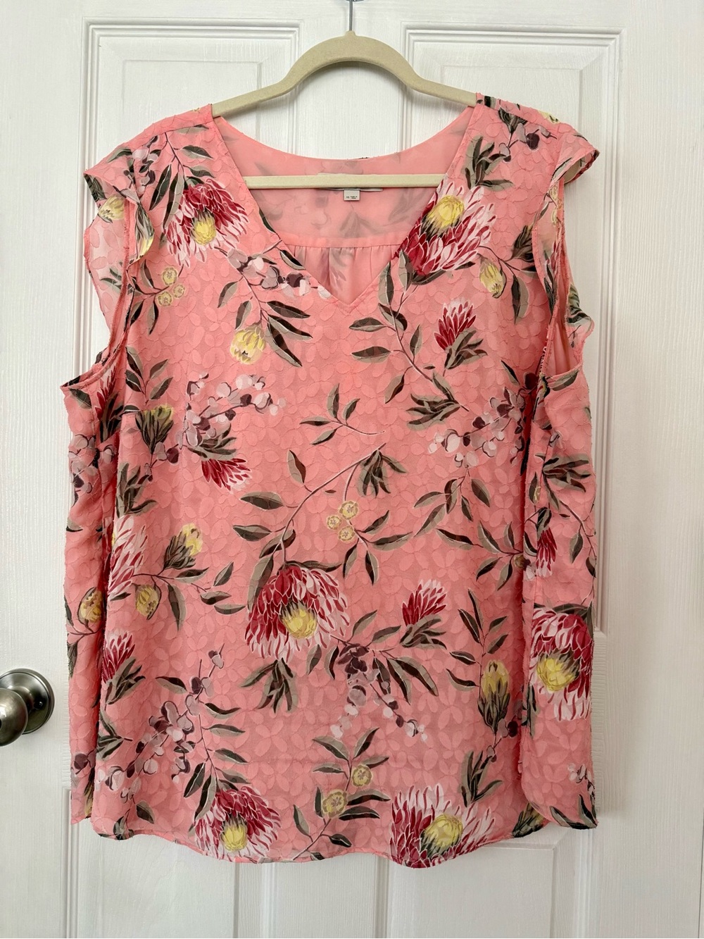 LOFT Plus Coral Pink Floral Textured V-Neck Blouse Flutter Sleeve Size 18 Office